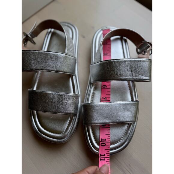 STUART WEITZMAN  Silver Elodie Leather Sandal size 8.5 - Picture 4 of 9
